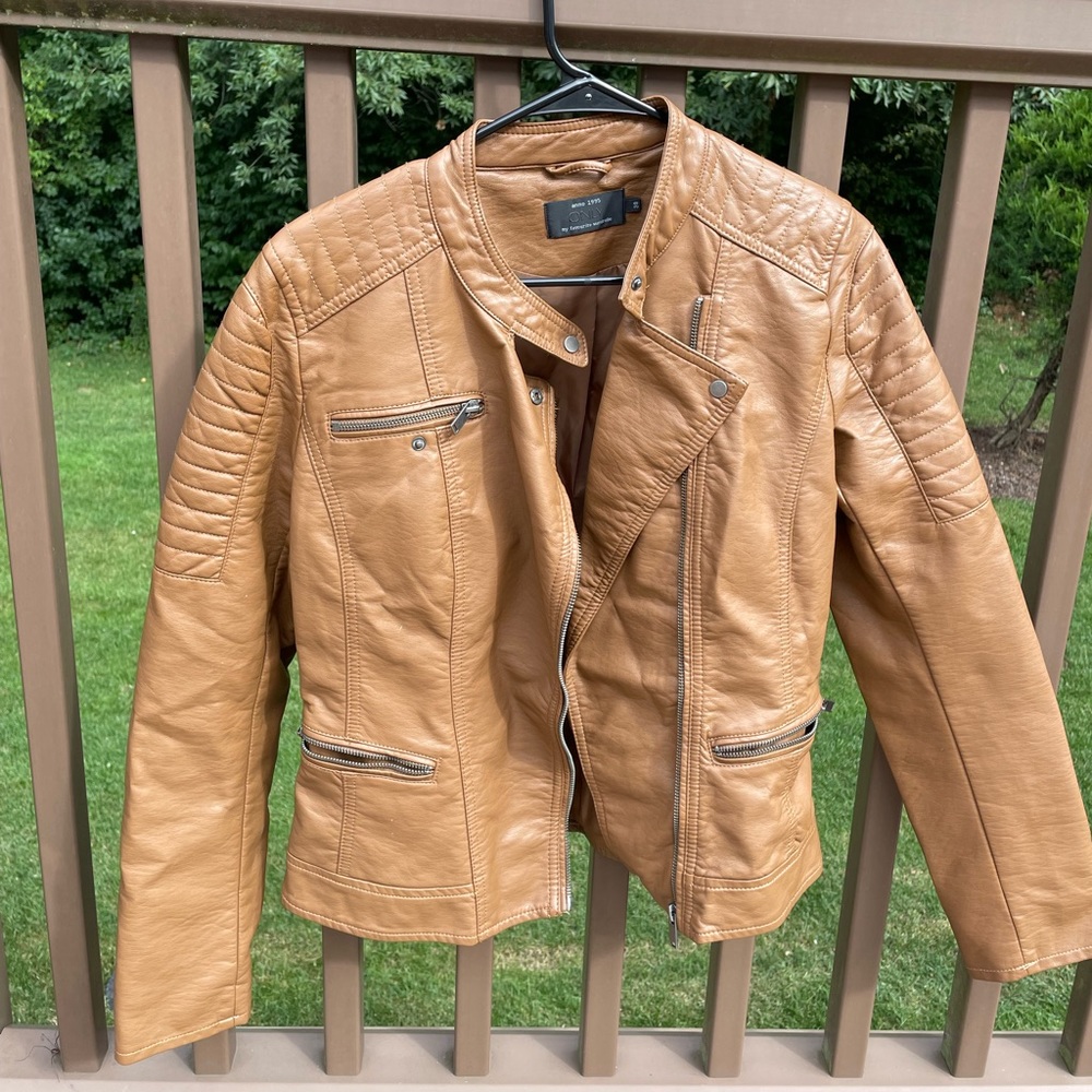 Light brown leather jacket~ brand new and never worn, in perfect condition